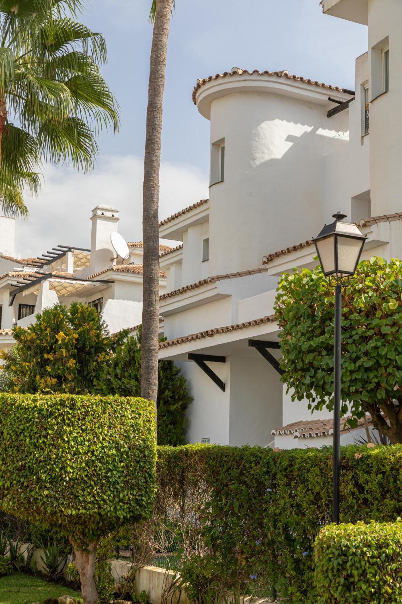 Ab Properties: Golden Mile Penthouse With Pool Near Puerto Banus Apartamento